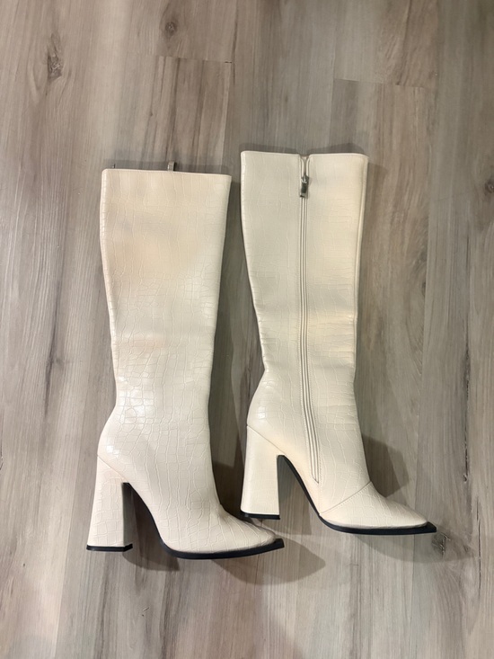 PrettyLittleThing Shoes - PrettyLittleThing Cream Croc-Embossed Knee-High Block Heel Boots